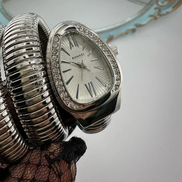 Luxury Serpenti Elegant Silver Wrap Women's Watch - Picture 5 of 11